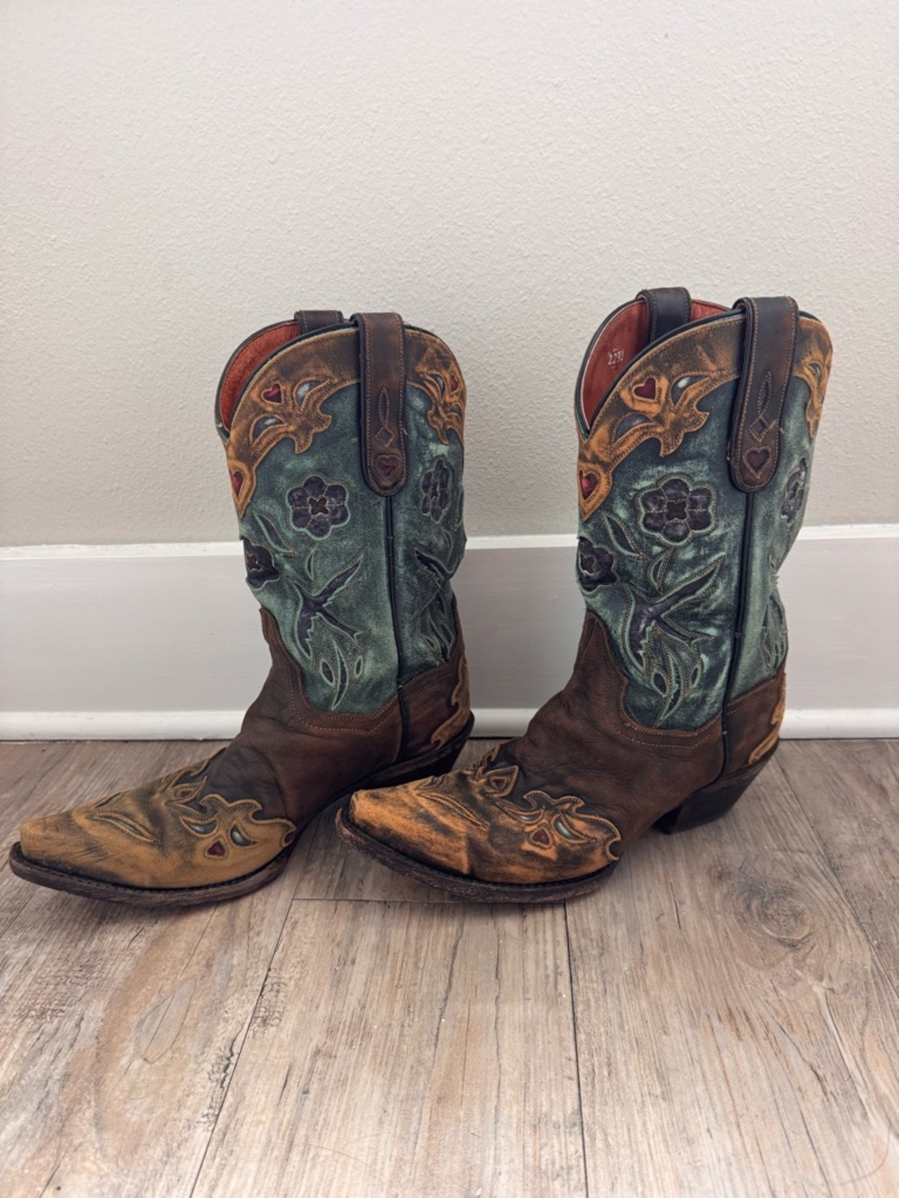 Artisan Floral Embroidered Western Cowboy Boots - Brown & Teal - Picture 2 of 3